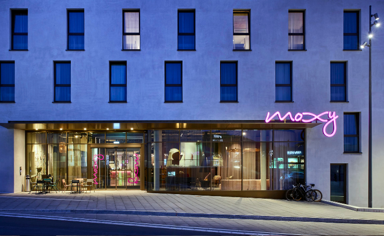 تجربة متكاملة بين الإقامة والتسوق في Moxy Outletcity Metzingen