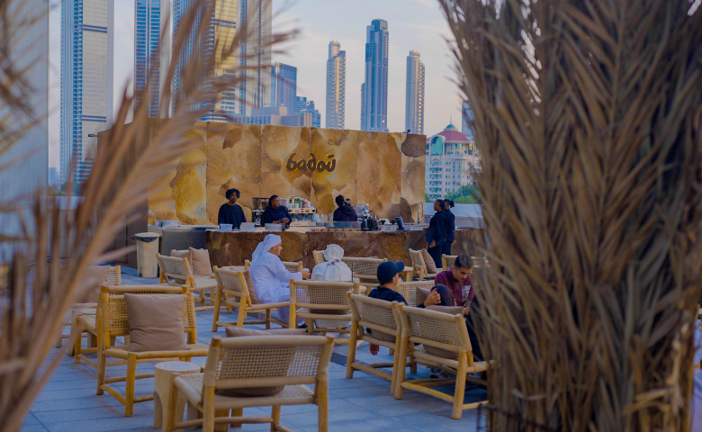 من القهوة إلى الموسيقى: روف لاين تجربة مجتمعية جديدة في قلب مركز دبي المالي العالمي